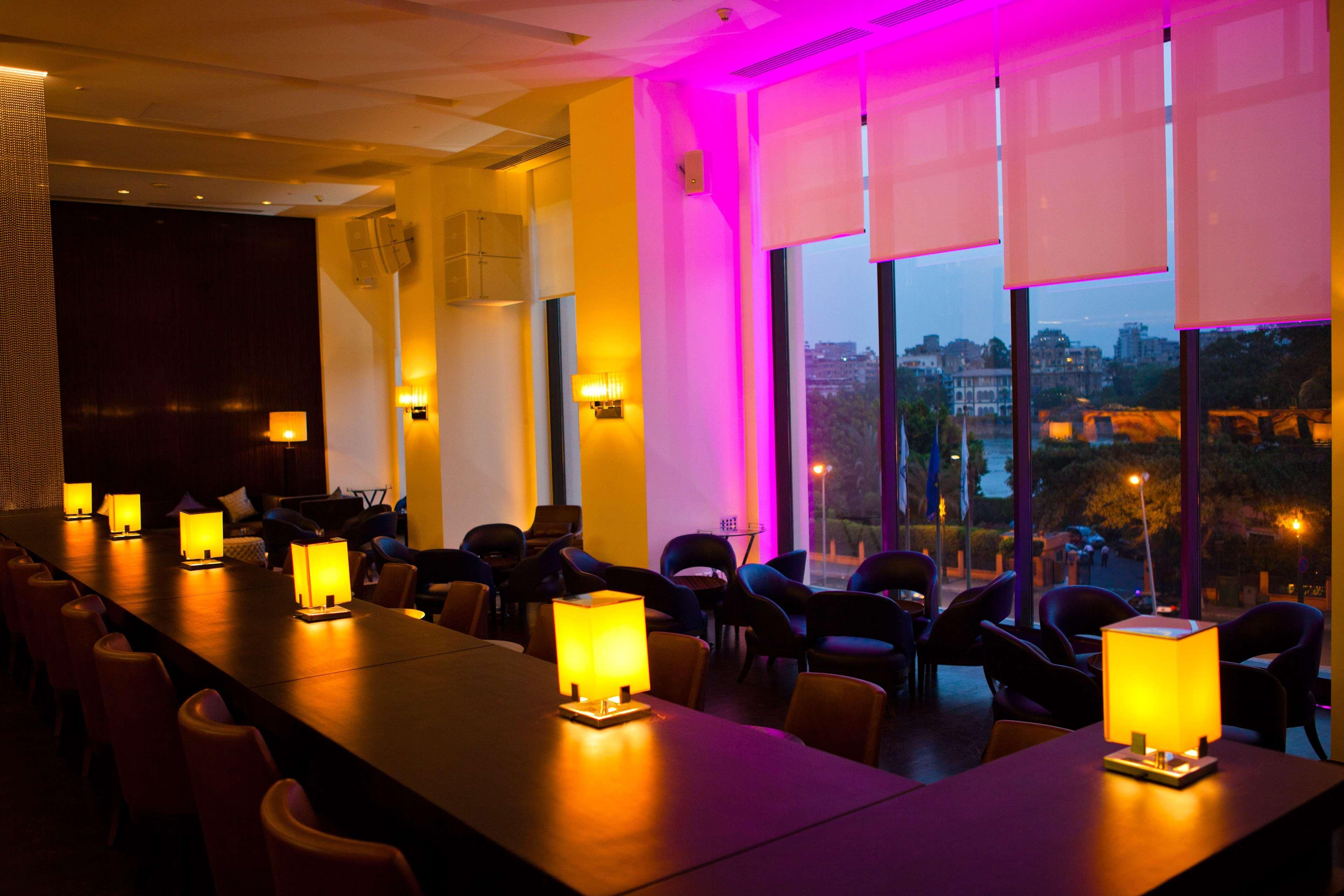 Sofitel Cairo Downtown Nile Hotel Exterior foto The lounge at the 100th floor