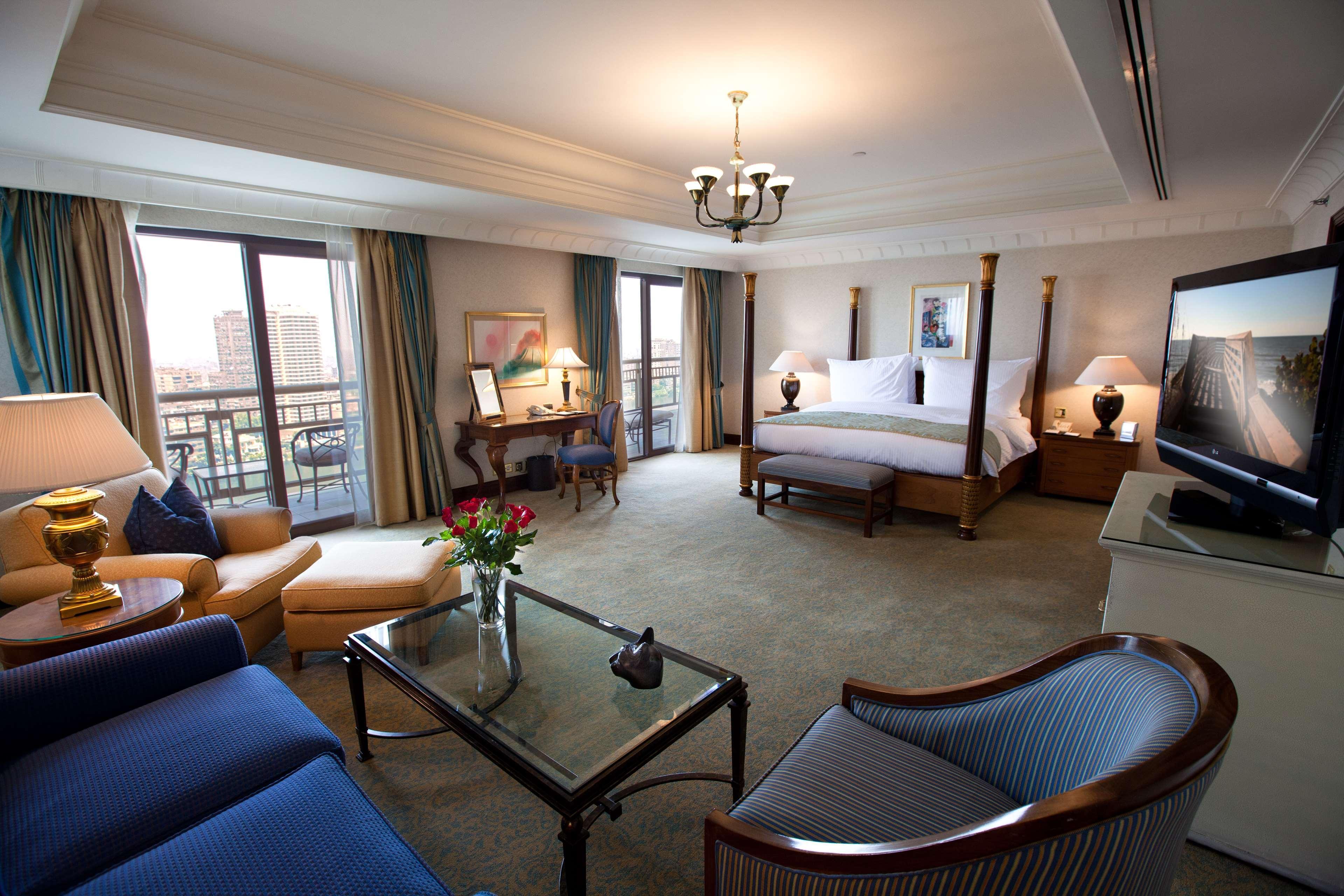 Sofitel Cairo Downtown Nile Hotel Exterior foto A suite at the hotel