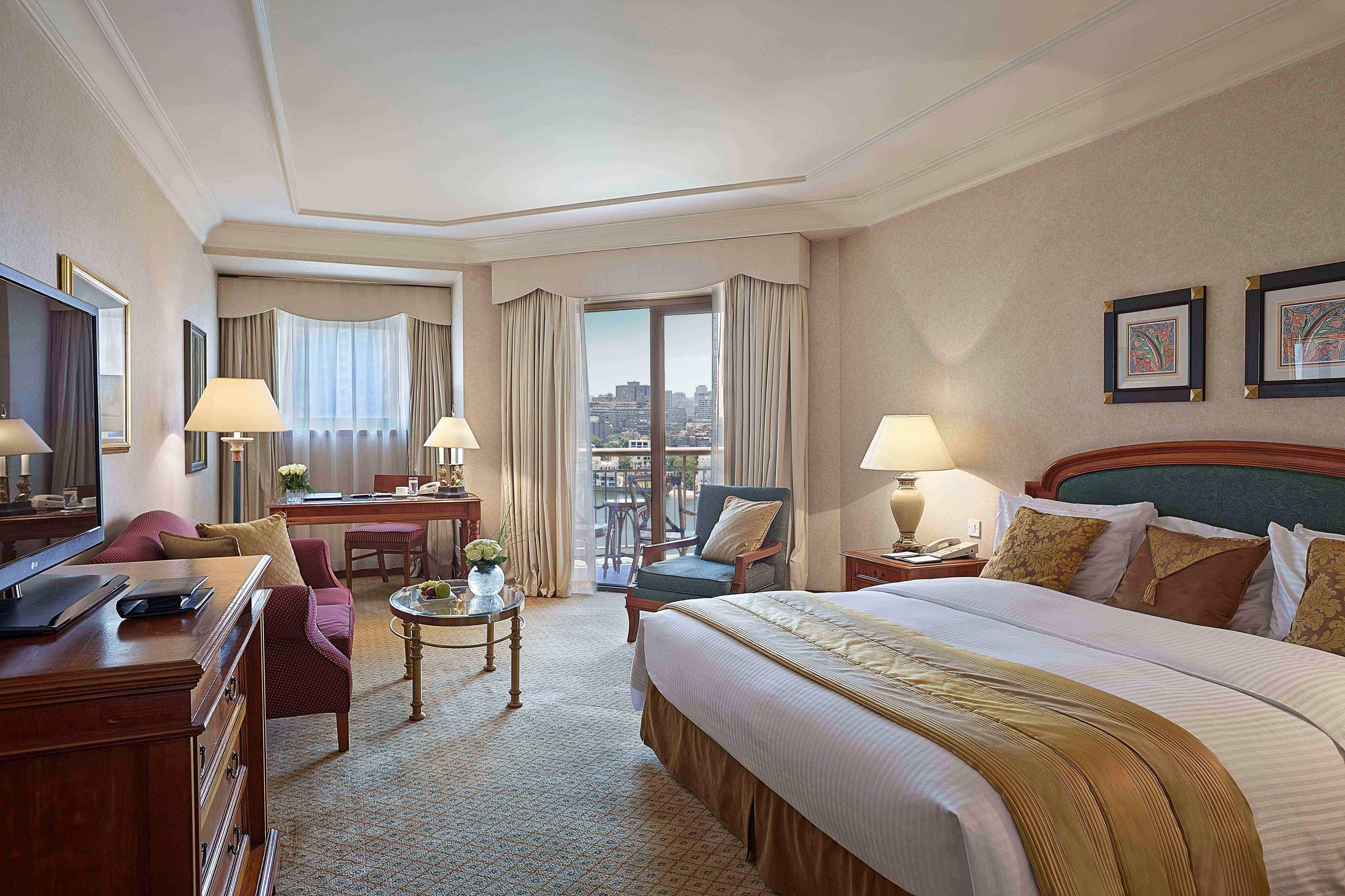 Sofitel Cairo Downtown Nile Hotel Exterior foto A room at the Four Seasons Hotel, Cairo