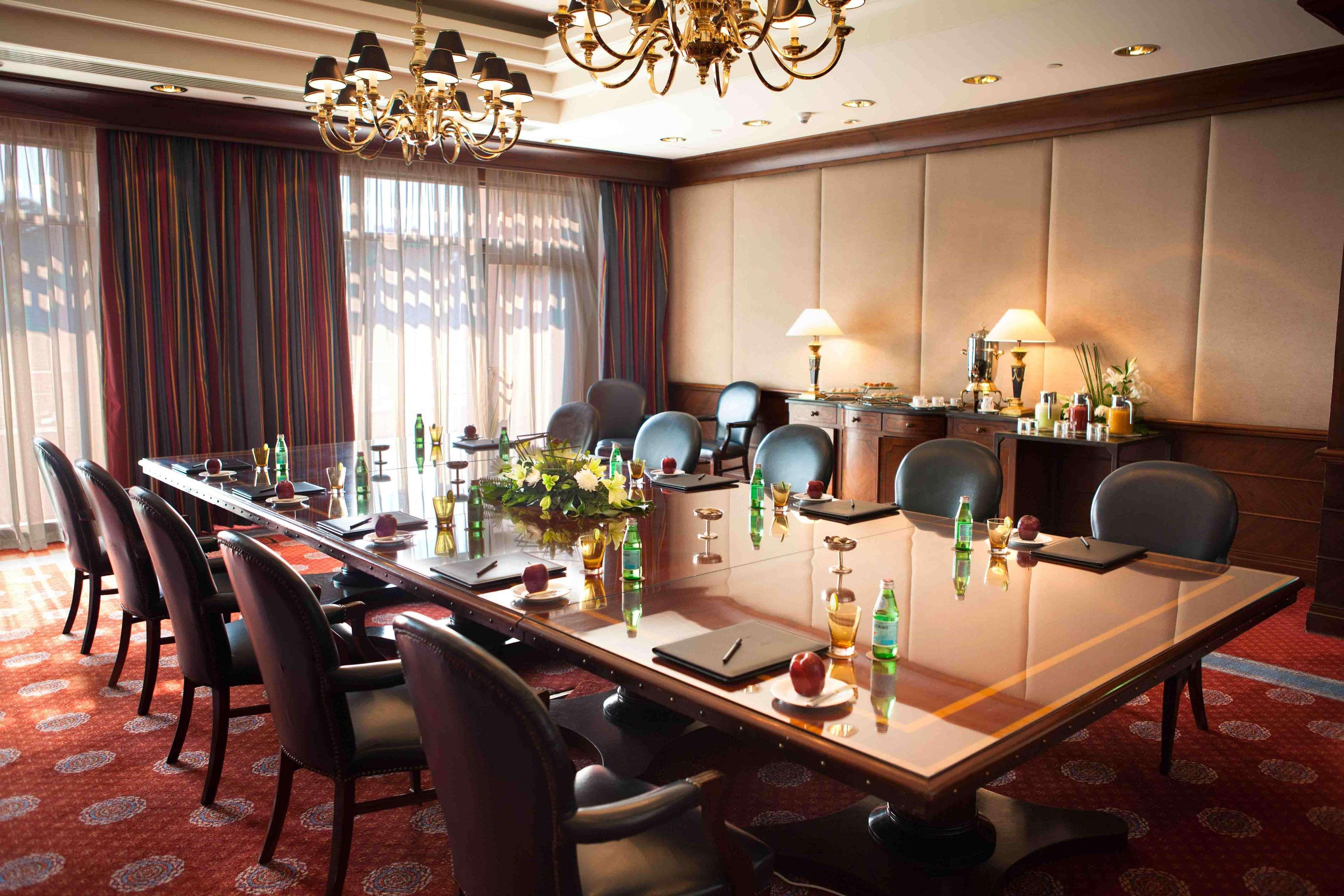 Sofitel Cairo Downtown Nile Hotel Facilități foto The boardroom at the hotel
