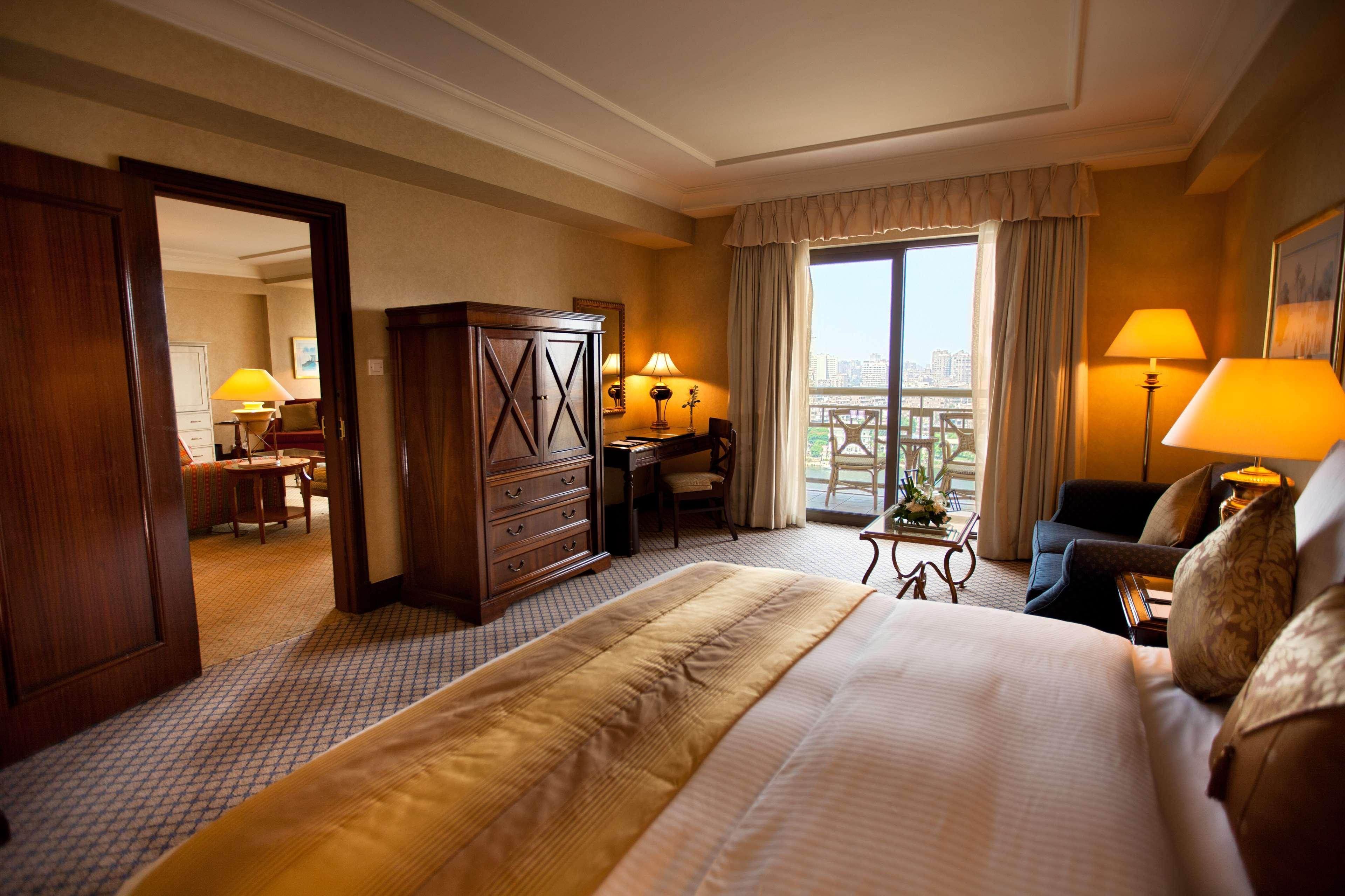 Sofitel Cairo Downtown Nile Hotel Cameră foto A suite at the Four Seasons Hotel, Cairo