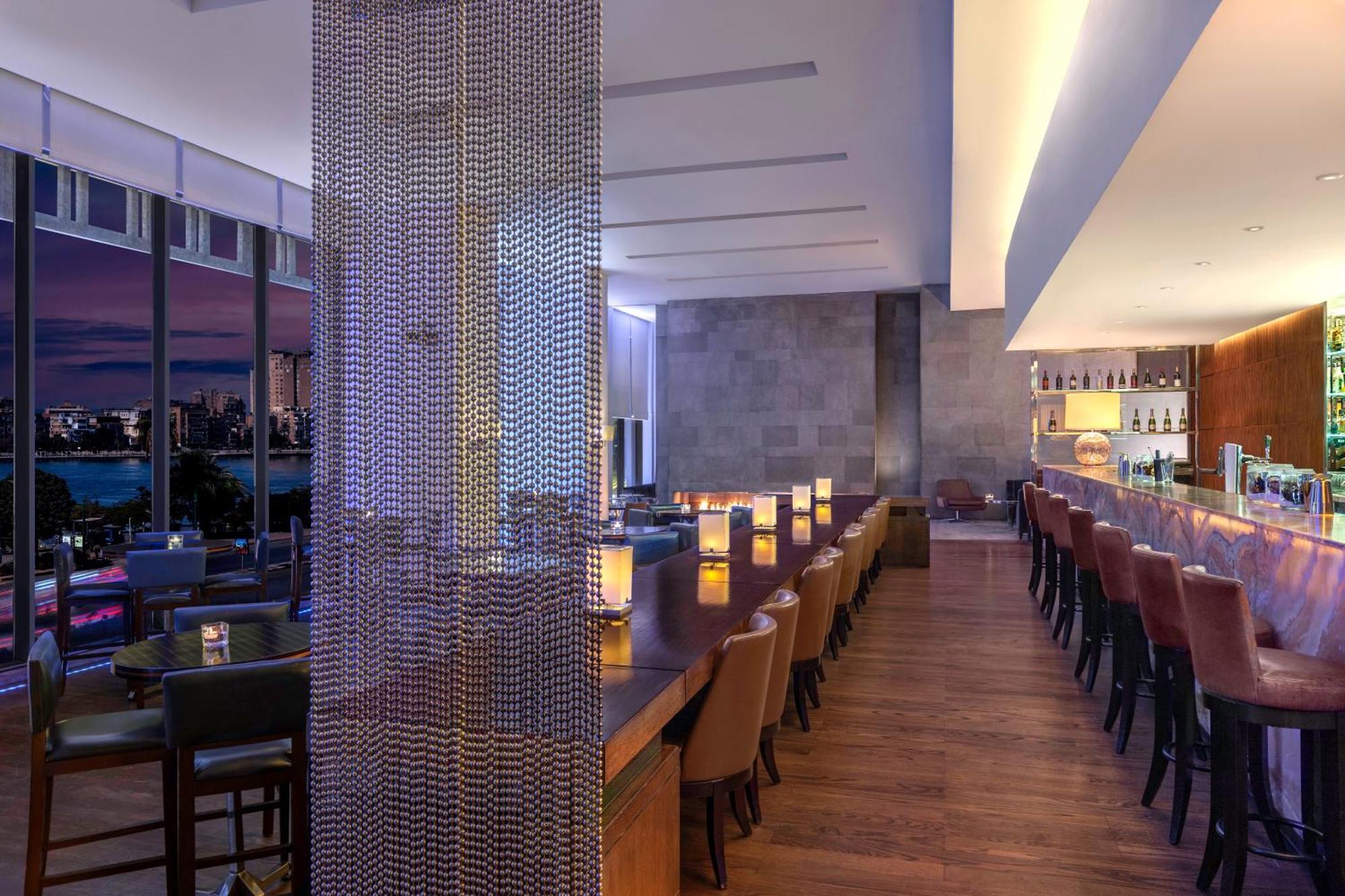 Sofitel Cairo Downtown Nile Hotel Exterior foto The bar at the 101 bar