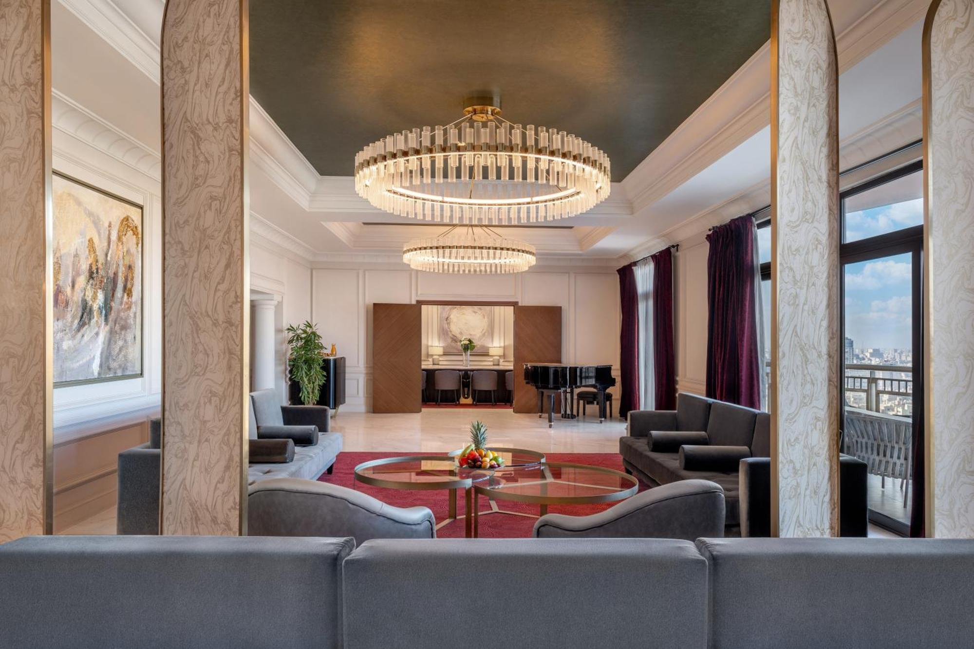 Sofitel Cairo Downtown Nile Hotel Exterior foto The 19th-floor Sky Lounge