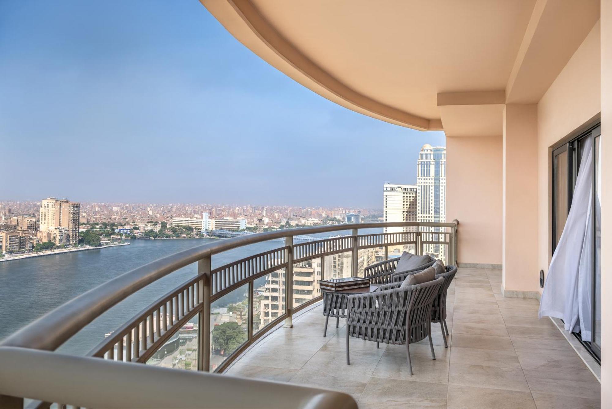 Sofitel Cairo Downtown Nile Hotel Exterior foto View from a suite