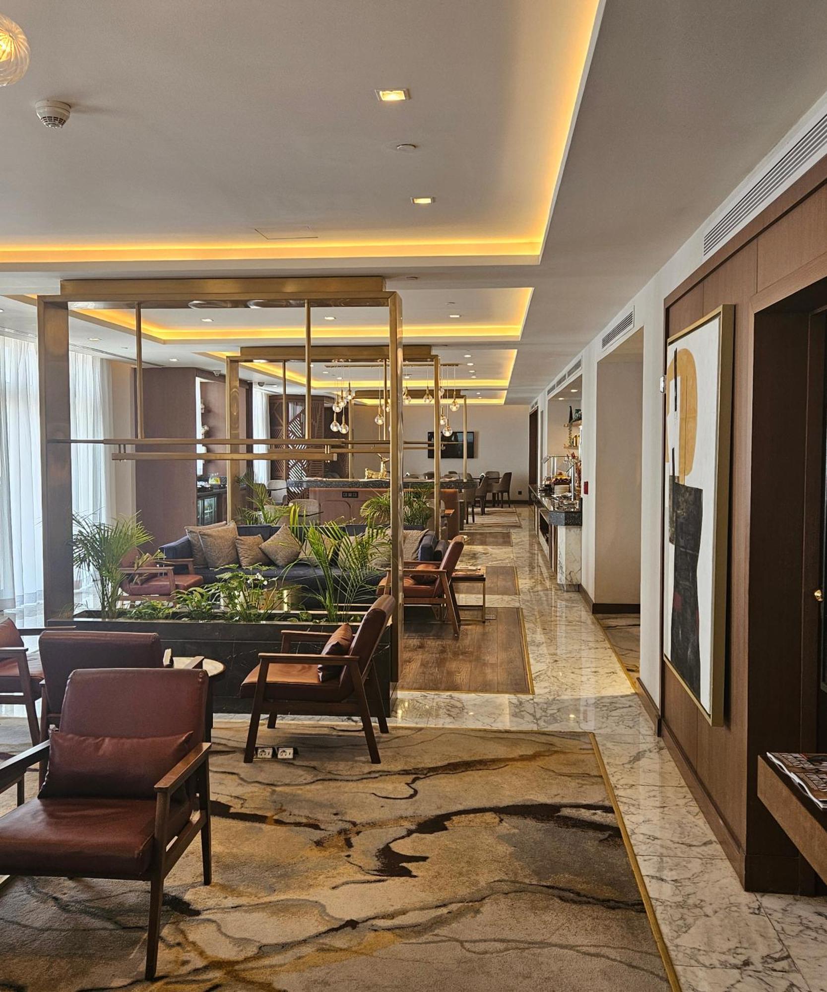 Sofitel Cairo Downtown Nile Hotel Exterior foto The lounge at the airport